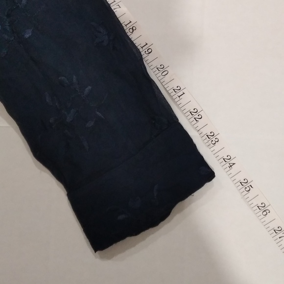 Avenue women's floral lace top shirt button down collar v-neck - Picture 7 of 8